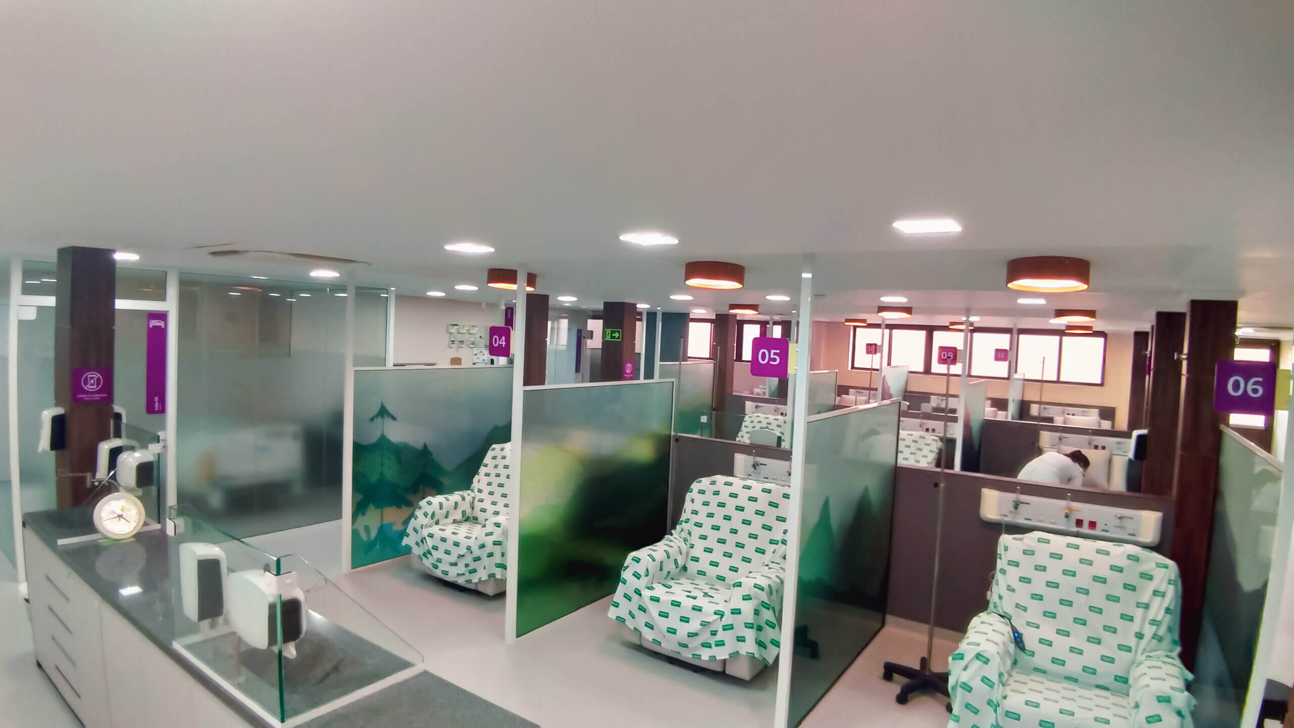 Capa Centro de Oncologia: tecnologia, profissionais capacitados e ambiente acolhedor são marcas do Hospital Unimed