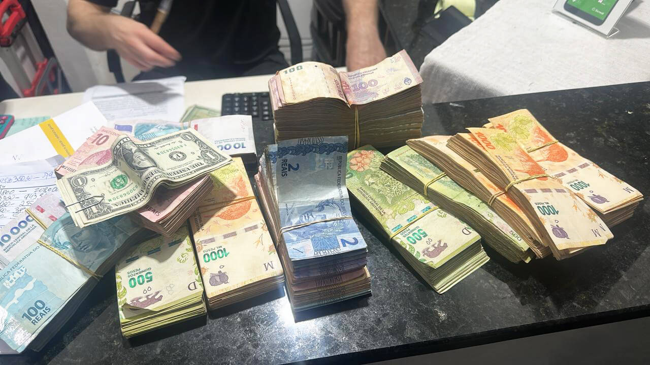 Capa Polícia Federal deflagra operação contra câmbio ilegal e descaminho de vinhos na Fronteira Noroeste