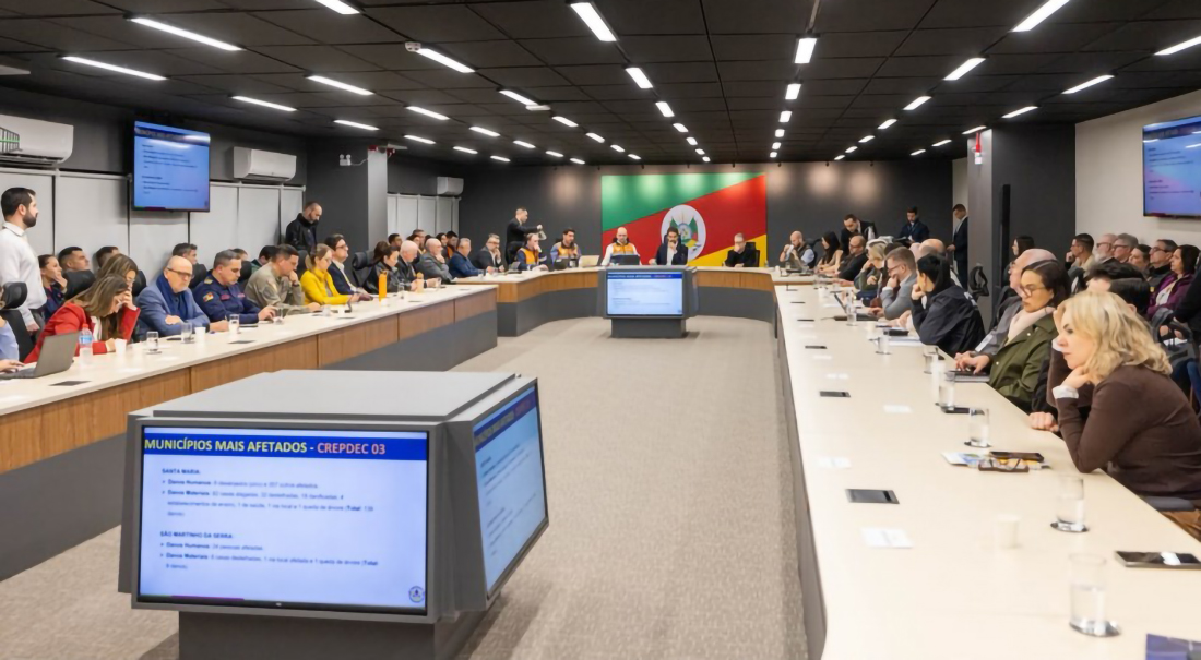Capa Governo do Estado reúne estruturas de gestão de riscos para atualizar impacto dos eventos climáticos e monitorar cenário