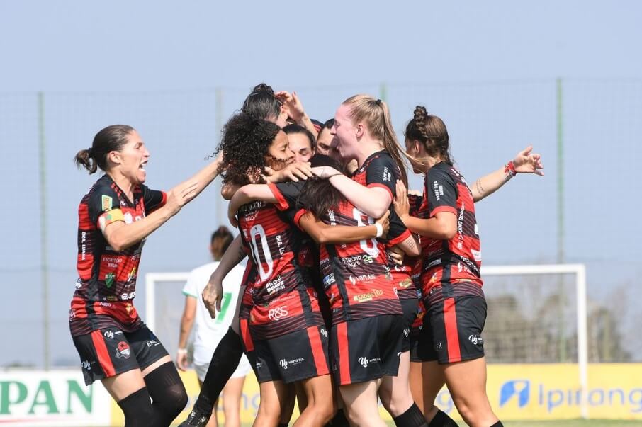 Capa Gurias do Yucumã tem jogo direto com o Brasil em Farroupilha