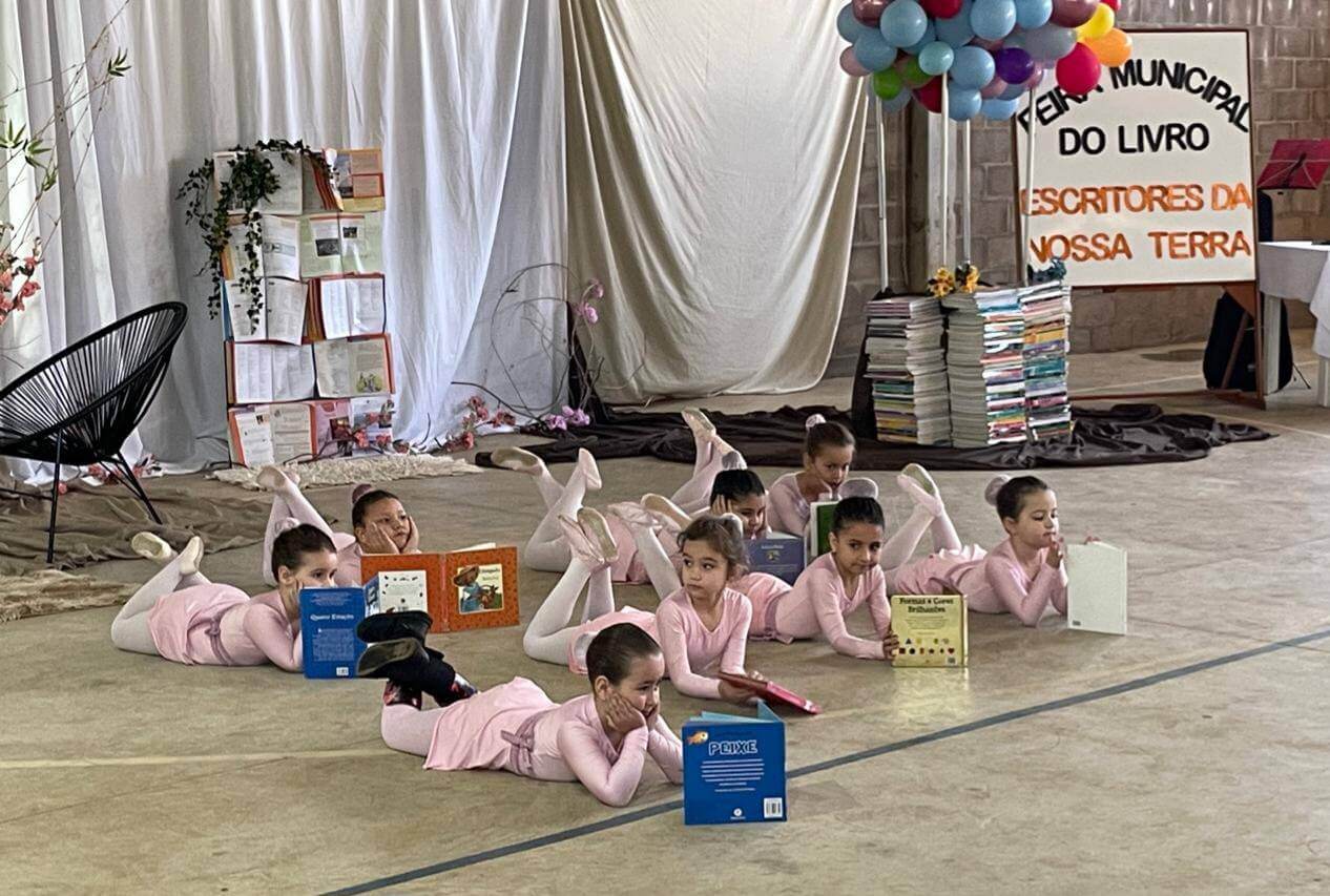 Capa Vista Alegre celebra a 1ª Feira Municipal do Livro com foco nos "Escritores da Nossa Terra"