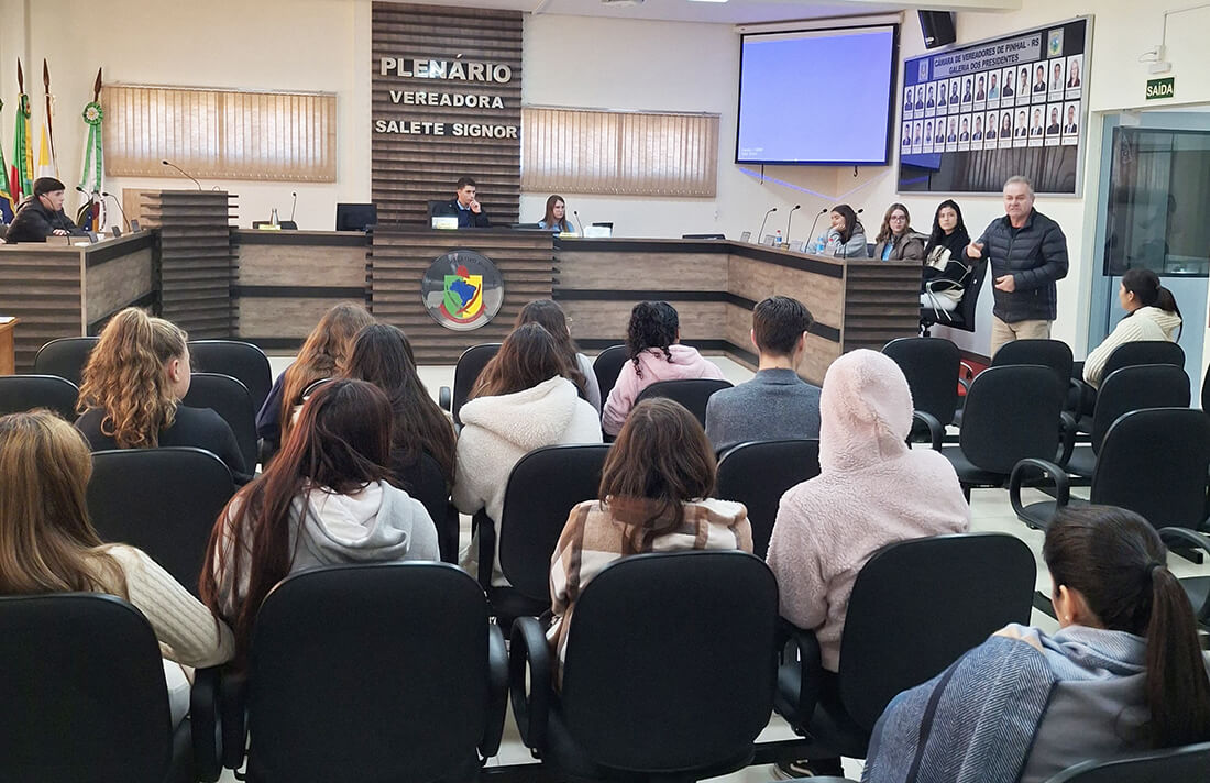 Capa Projeto Vereador Mirim de Pinhal resgata a história de personalidades locais