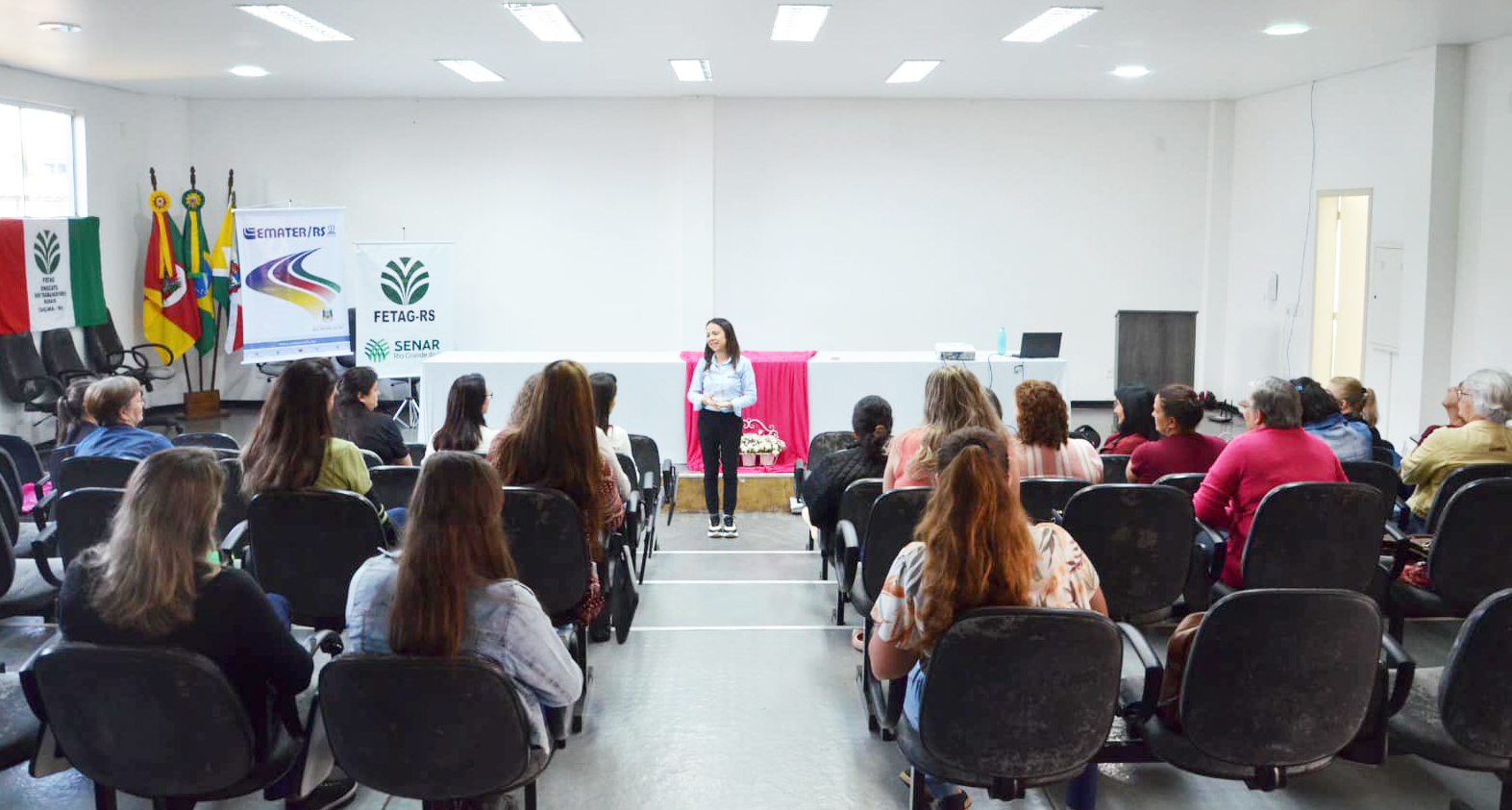 Capa Formação de lideranças femininas acontece em Caiçara