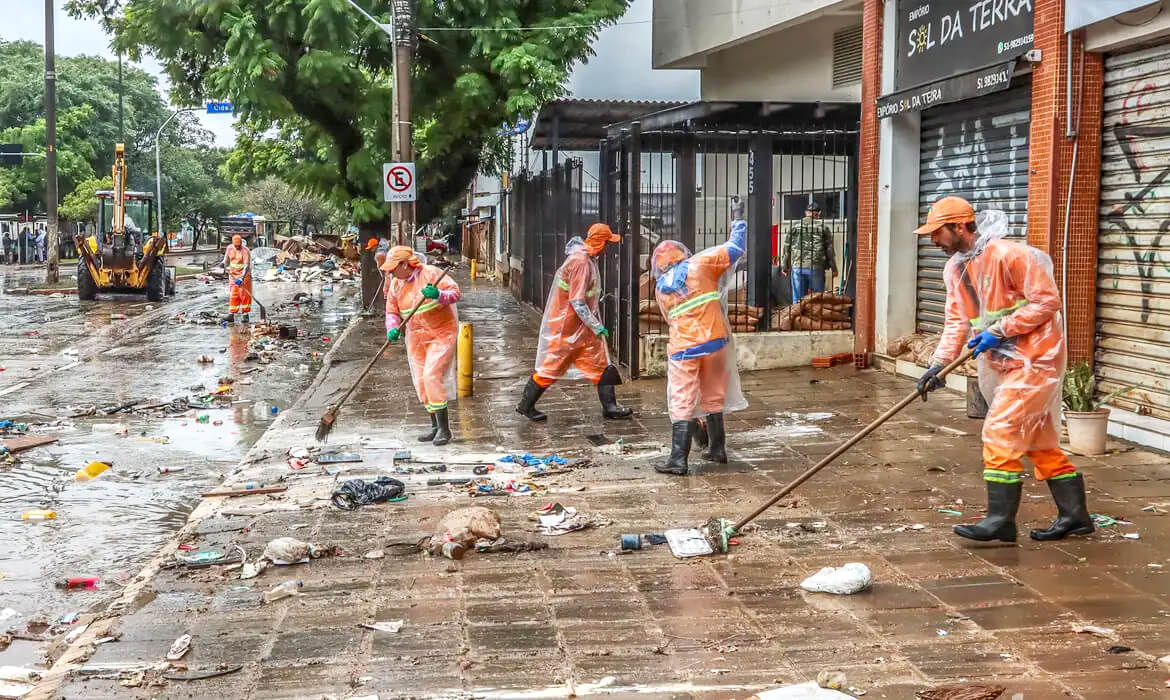 Capa Auxílio reconstrução atendeu cerca de 370 mil famílias gaúchas