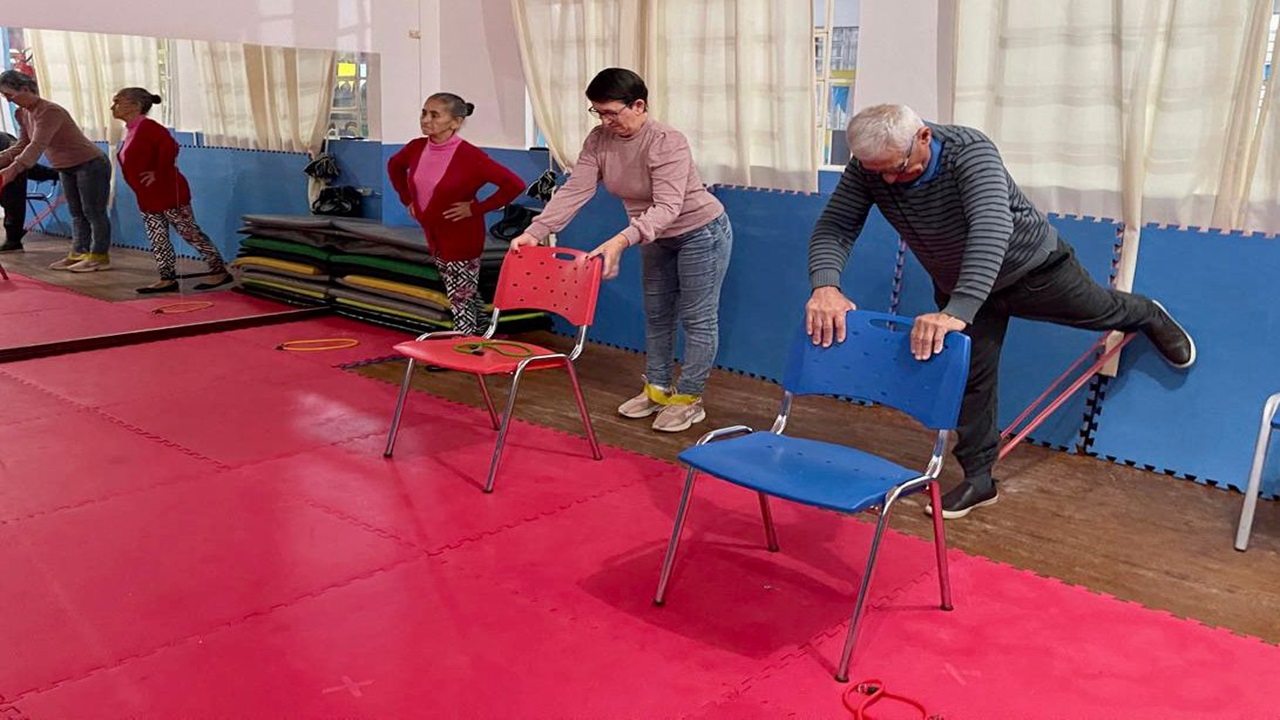 Capa Nonoai promove aula de ginástica laboral em parceria com a CUFA