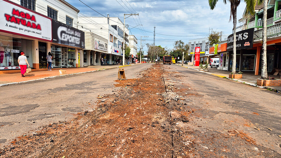 Capa Obras em canteiro central de Tenente Portela exigem atenção de motoristas