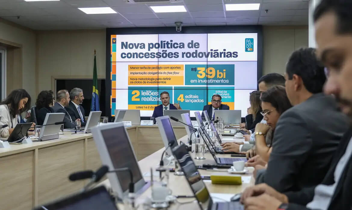 Capa Governo deve investir de R$ 70 bi a R$ 80 bi em ferrovias e rodovias