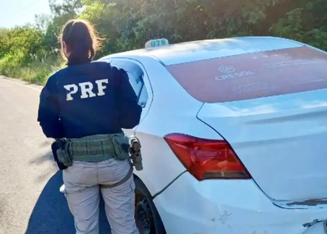 Capa PRF prende homem por divulgar operações policiais em grupo de mensagens no RS