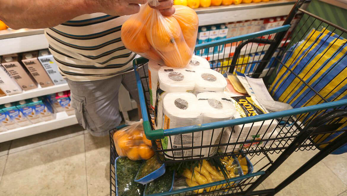 Capa Preço da cesta básica cai em 16 de 17 capitais pesquisadas pelo Dieese