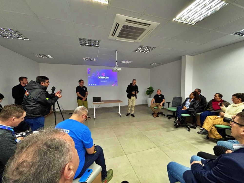 Capa Conecta Futuro 2025 é apresentado em evento de pré-lançamento