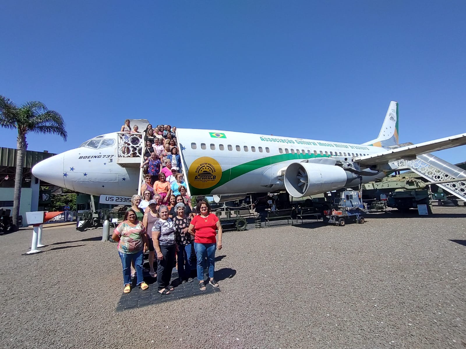 Capa CRAS de Pinhal promove visita ao Museu Militar Brasileiro de Panambi