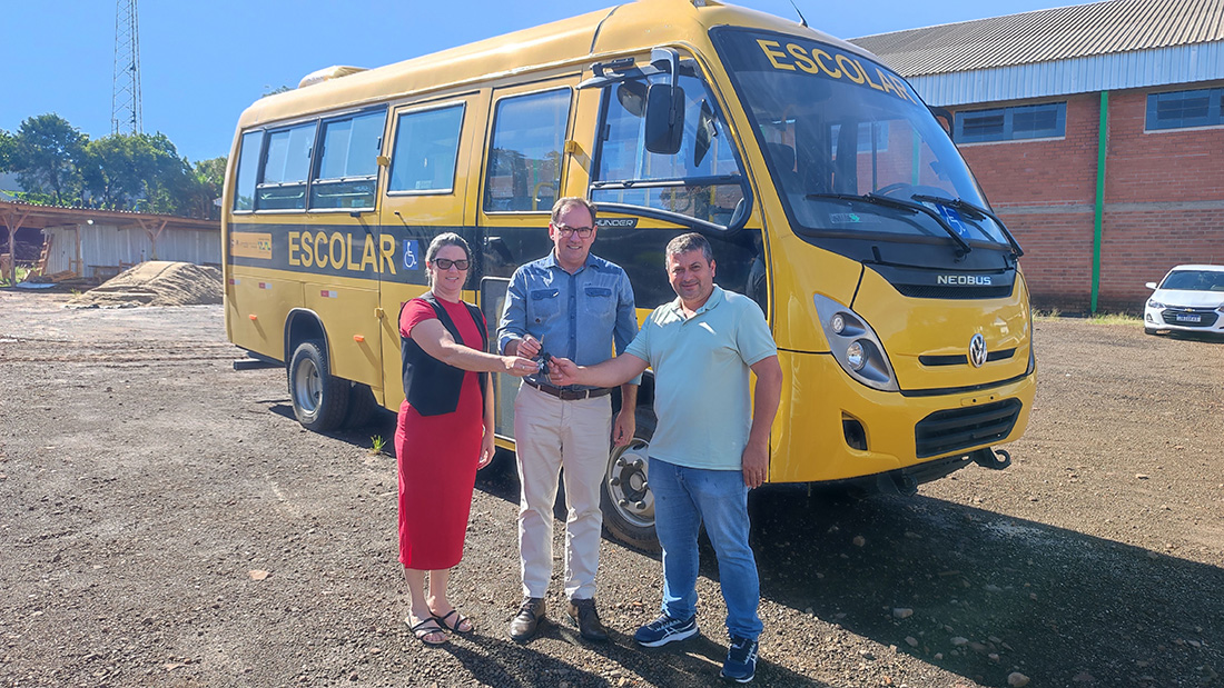 Capa Administração Municipal de Cerro Grande adquire ônibus 0km para o transporte escolar