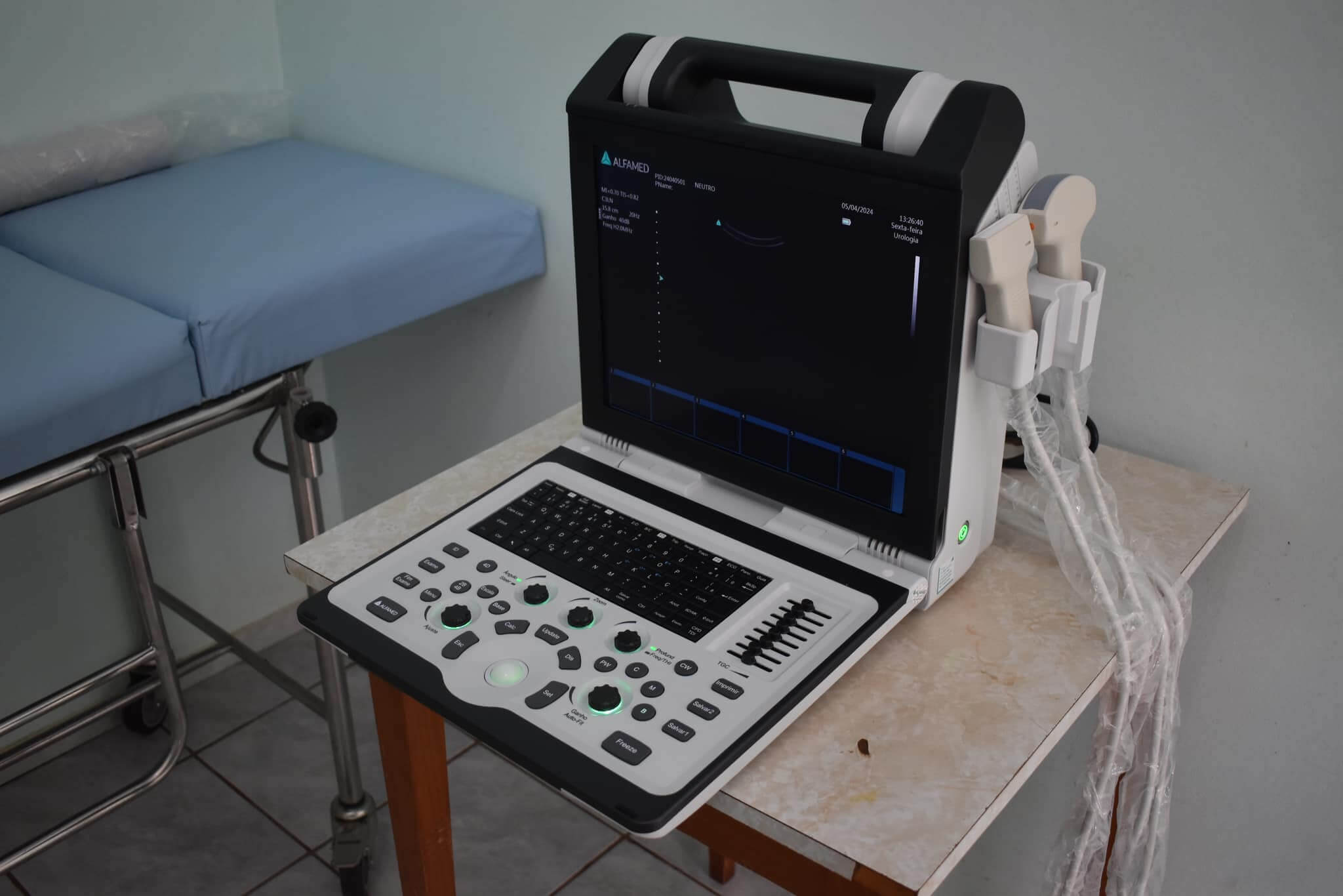 Capa Vereadores de Erval Seco doam aparelho ultrassom ao Hospital de Caridade