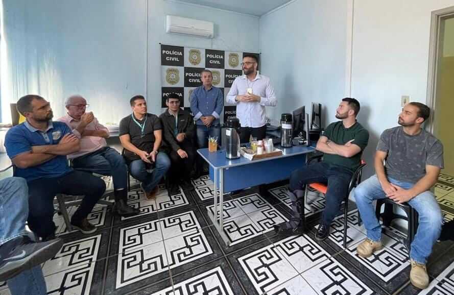 Capa Delegacia de Palmitinho realiza reunião com a comunidade