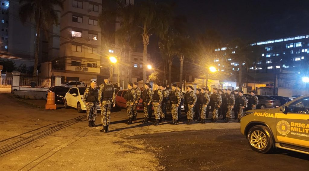 Capa 3º BPChoque realiza operação Fecha Quartel