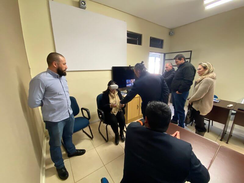 Capa URI/FW e Projet Brasil discutem parceria para capacitação com realidade virtual