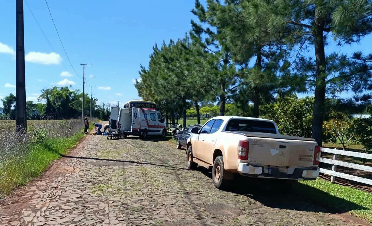 Capa Avanço de cachorro na pista provoca grave acidente de moto em Crissiumal