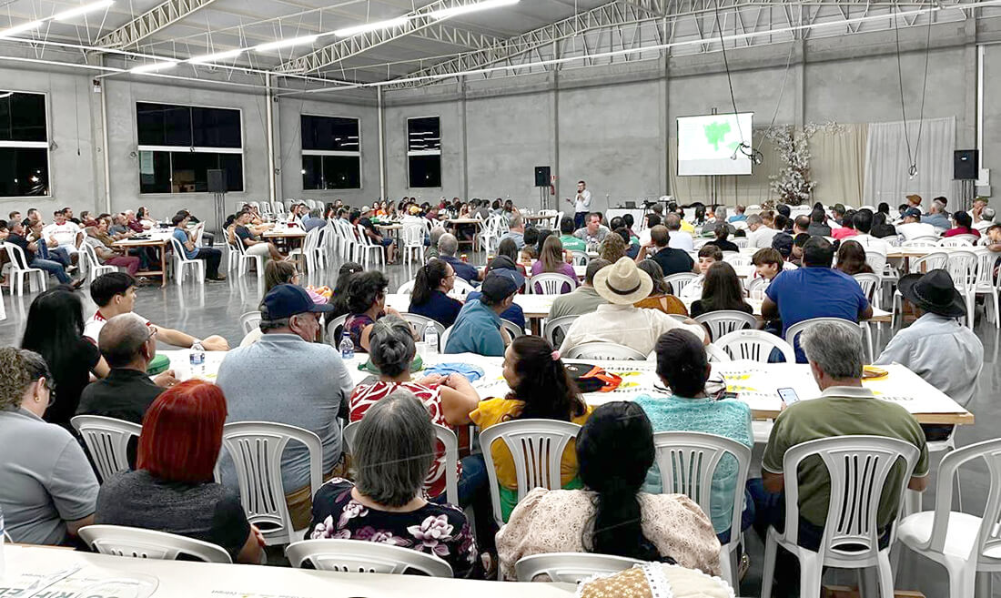Capa Palmitinho sedia pré-assembleia e reúne grande número de associados à Cotrifred
