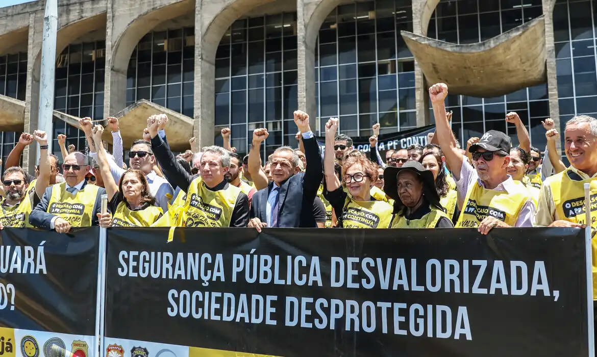 Capa Policiais federais fazem mobilização por reestruturação de carreiras
