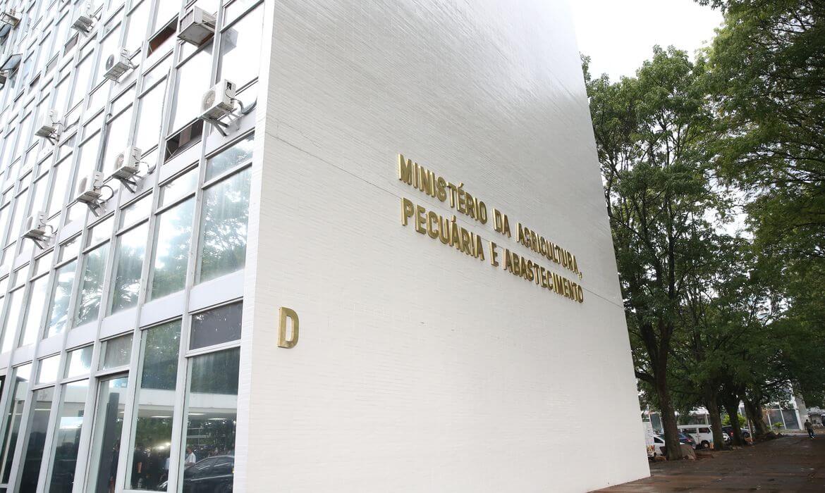 Capa Ministros vão manter pastas funcionando no mesmo prédio da Esplanada