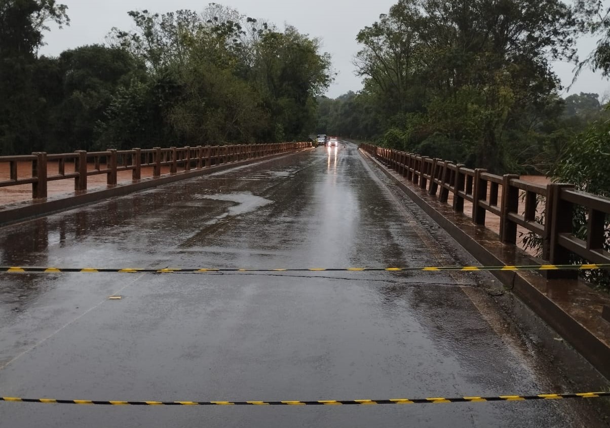 Capa Ponte sobre o Rio da Várzea é interditada na ERS-569 entre Palmeira das Missões e Sarandi