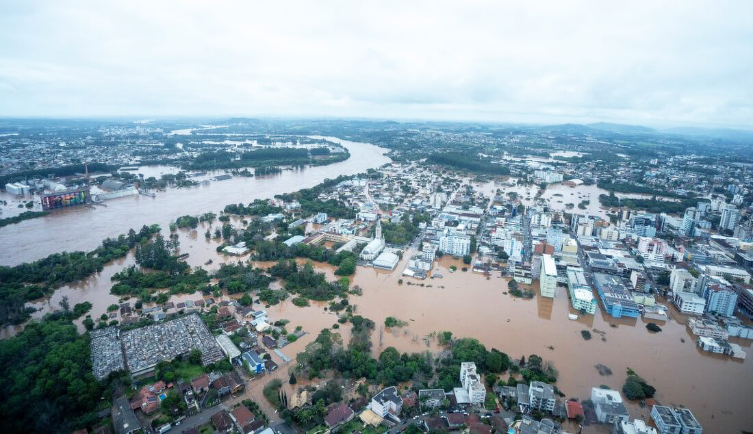 Capa Rio Grande do Sul registra 27 mortes após temporais