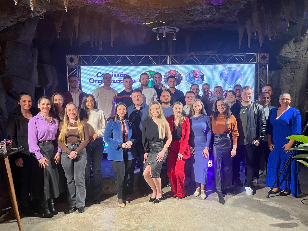 Capa Ametista do Sul apresenta Expopedras 2026 em noite de pré-lançamento no Complexo Belvedere Mina