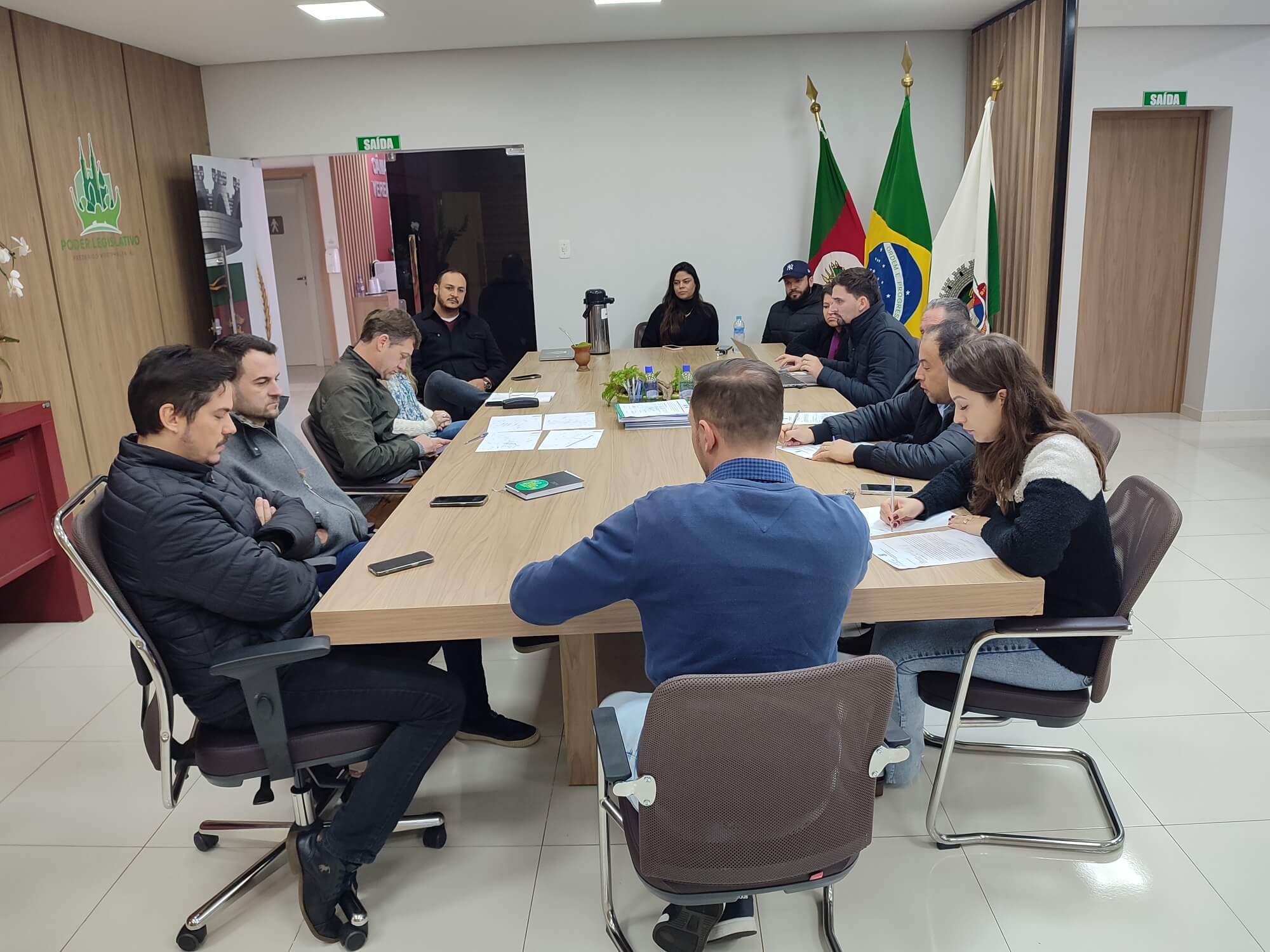 Capa Vereadores de FW discutem nova antecipação das "sobras" orçamentárias da Câmara em diálogo com Executivo