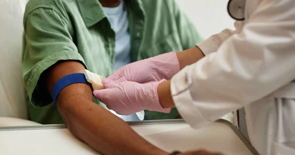 Capa Novo exame de sangue capaz de rastrear mais de 50 tipos de câncer passa a ser oferecido no Brasil