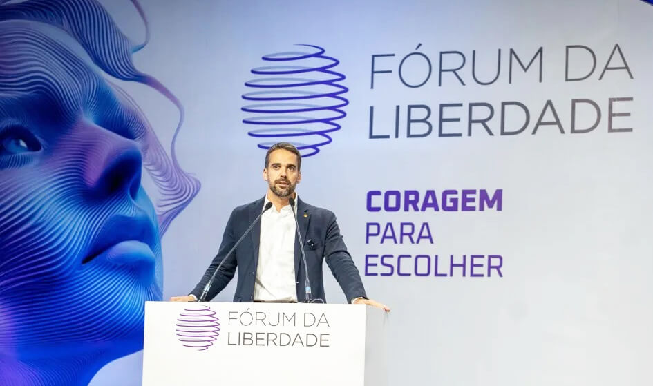Capa Eduardo Leite admite candidatura ao Senado em 2026 e lança Gabriel Souza ao governo do RS