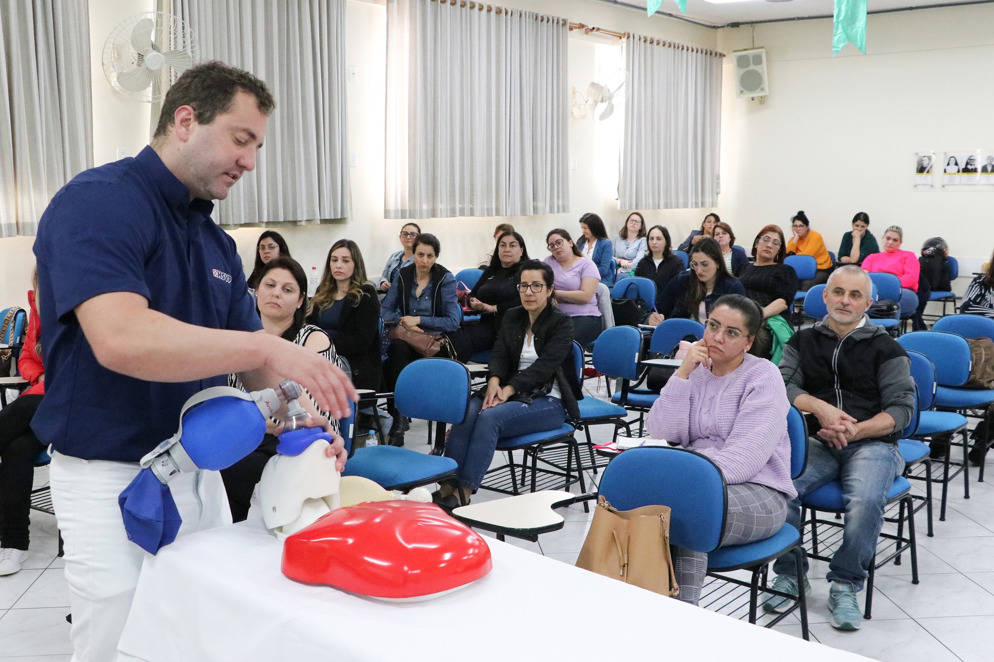 Capa Escola de Enfermagem capacita servidores públicos para Primeiros Socorros no HSVP
