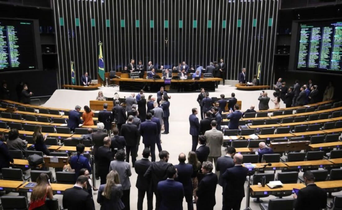 Capa Congresso aprova supersalários de R$ 77 mil para servidores da Câmara e do Senado