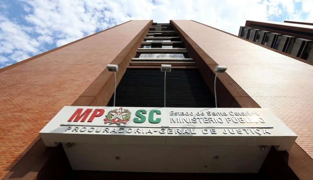 Capa Justiça determina internação provisória de adolescente após disparo contra menino em Chapecó