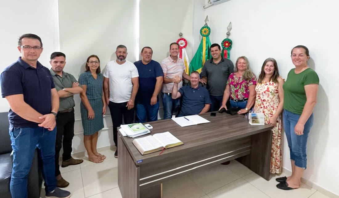 Capa Prefeito de Caiçara viaja a Porto Alegre em busca de recursos para o município