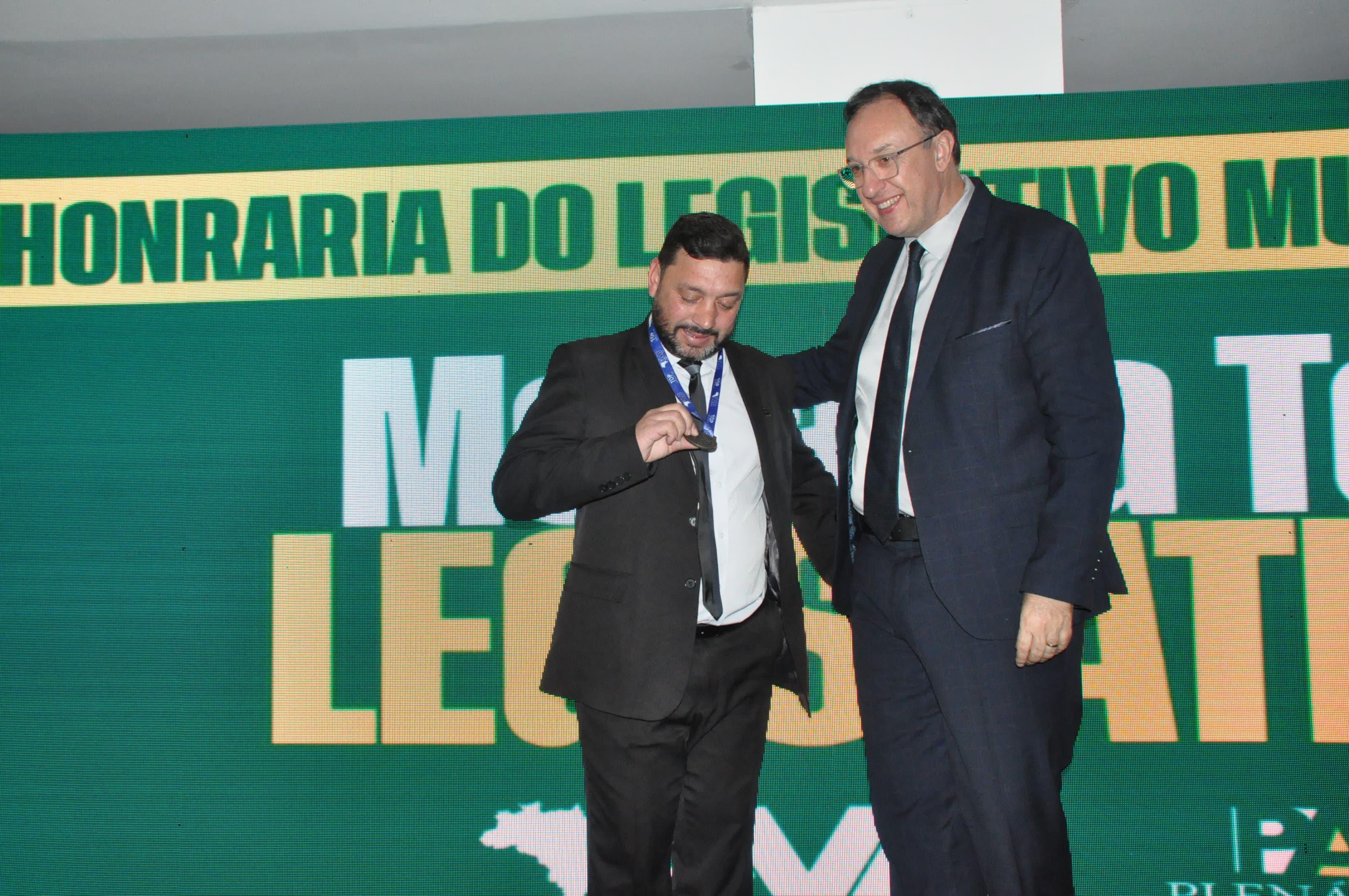 Capa Câmara de Vereadores de Palmeira das Missões recebe Medalha Top Legislativo da UVB pelo projeto Câmara Itinerante