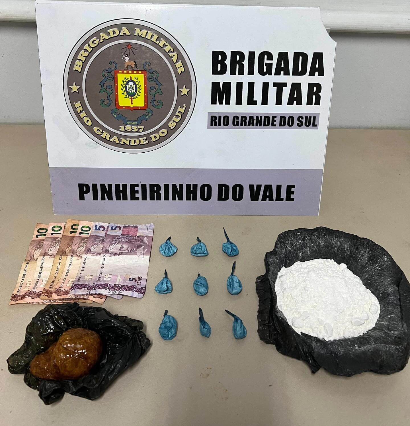 Capa Jovem é preso pela segunda vez em menos de um mês por tráfico de drogas em Pinheirinho do Vale