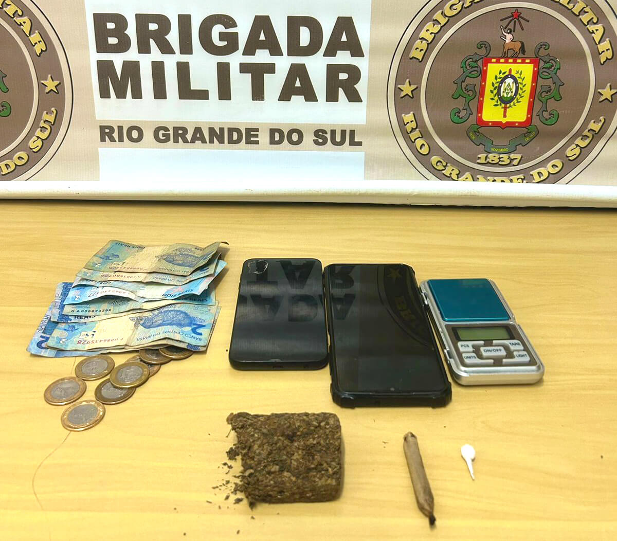 Capa Brigada Militar prende homem por tráfico em Tenente Portela