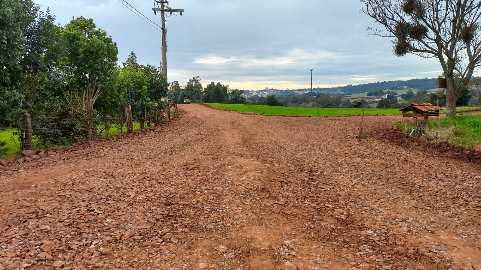 Capa FW: Secretaria de Agricultura intensifica obras de melhorias nas estradas do interior