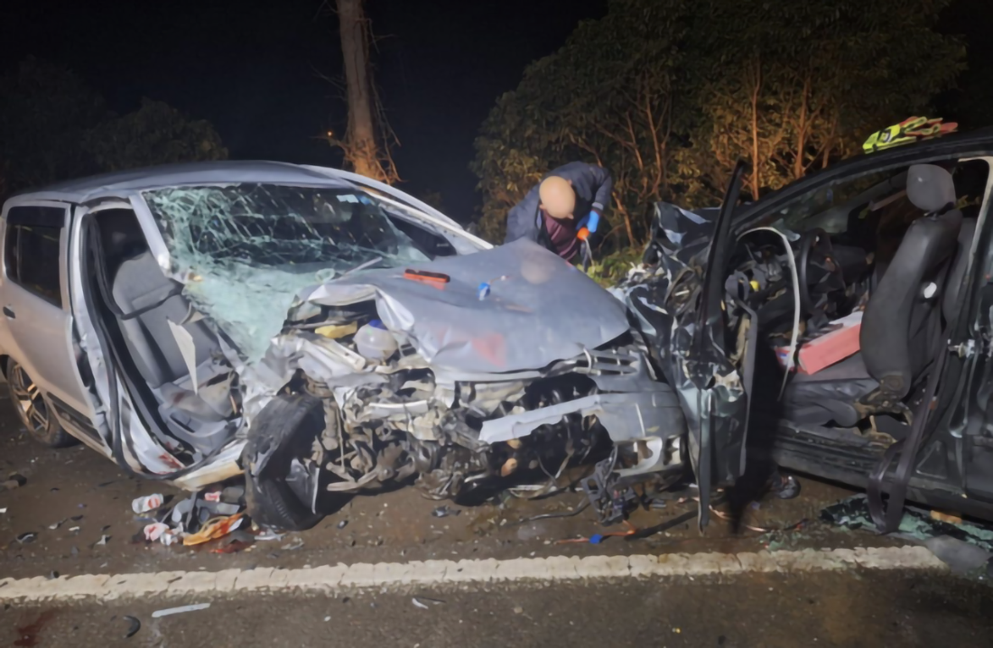 Capa Carro parte ao meio após acidente na SC-355 que deixou seis feridos no Oeste catarinense