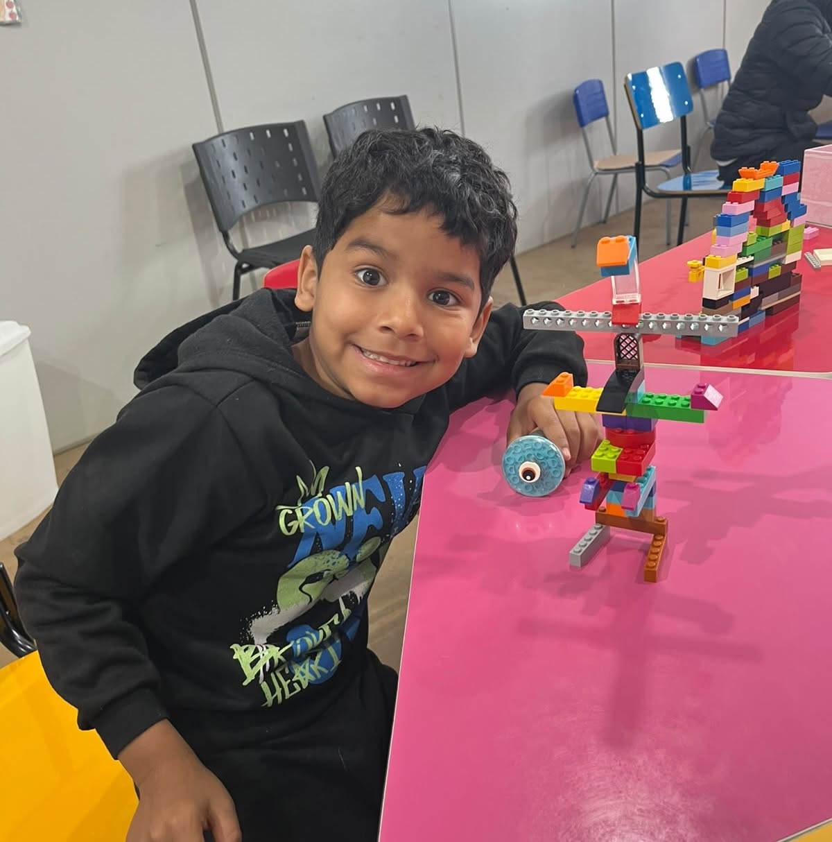 Capa Crianças do SCFV participam de primeira aula de robótica e programação em Guatambu