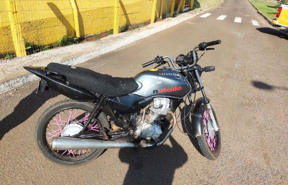Capa Motocicleta com quase R$ 40 mil de multas é apreendida em Passo Fundo