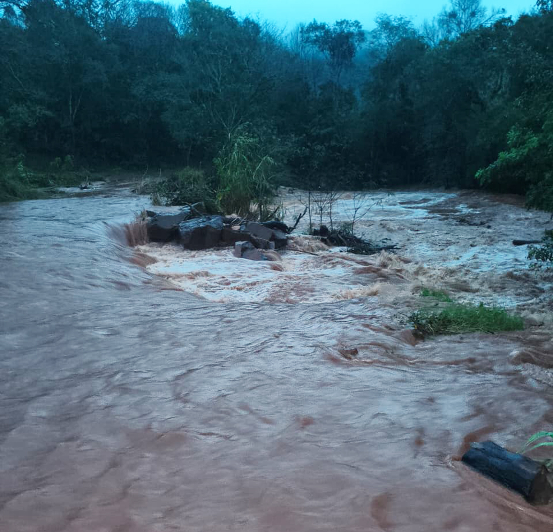 Capa Secretaria de Obras avalia estragos causados pelas chuvas e ventos no interior e na cidade de Frederico Westphalen