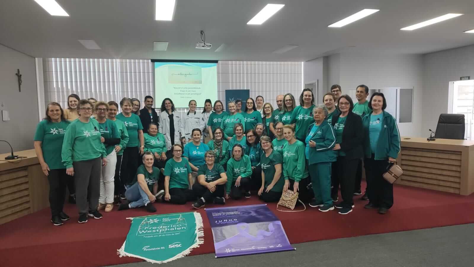 Capa Combatendo a violência contra idosos, "Junho Violeta" tem ações especiais em FW