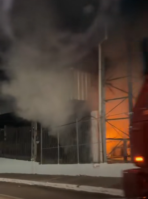 Capa Incêndio atinge espaço de velas na cripta do Santuário da Igreja Matriz de Nonoai