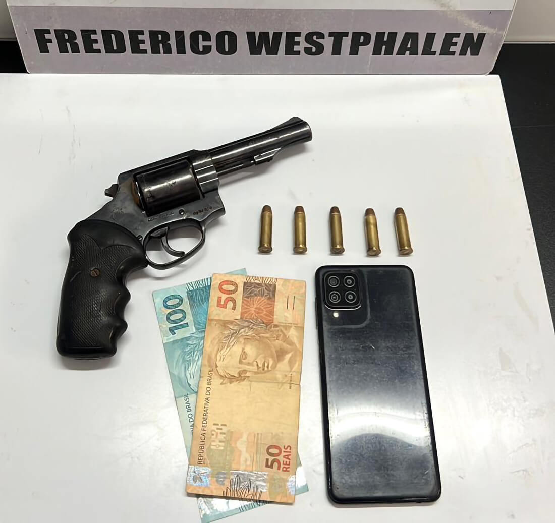 Capa Homem é preso por porte ilegal de arma de fogo em Frederico Westphalen