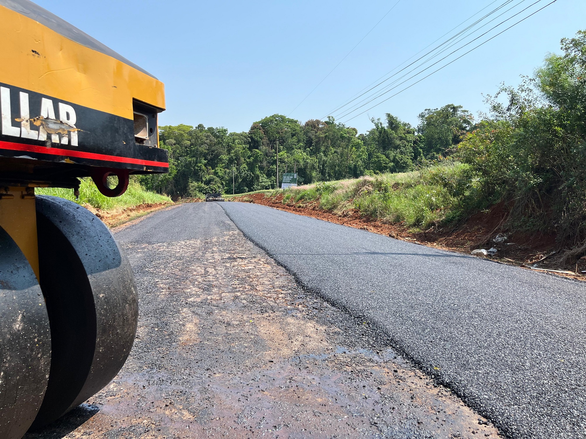 Capa Trânsito na avenida Santo Caeran de FW está interrompido para obras de pavimentação
