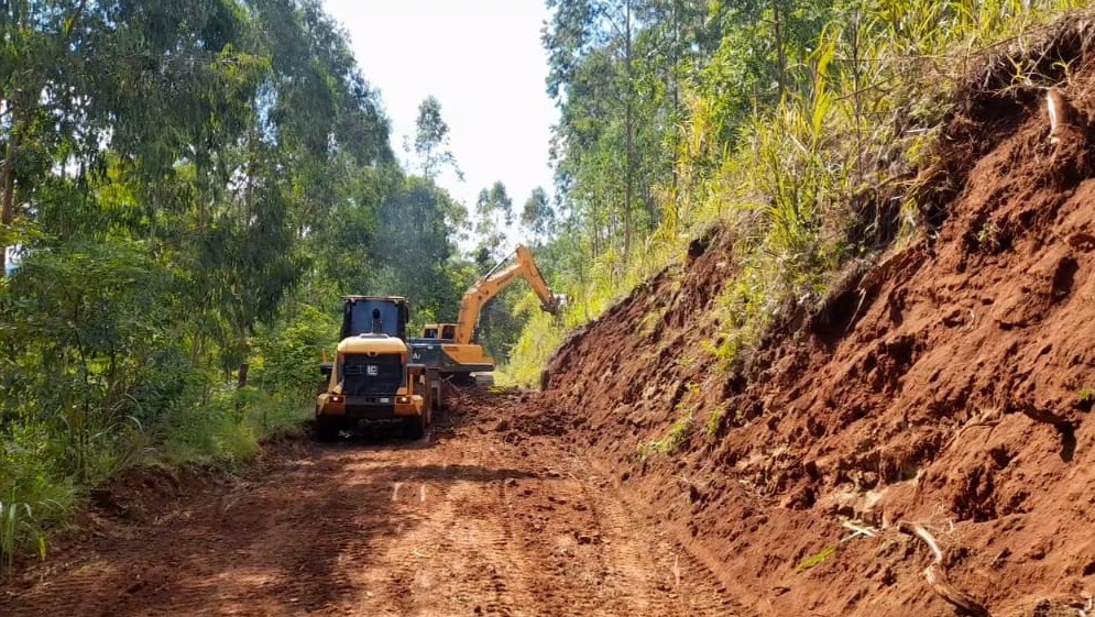 Capa Palmitinho: Secretaria de Obras atua em várias frentes de trabalho