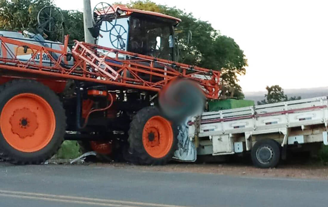 Capa Grave acidente entre camioneta e máquina agrícola deixa homem ferido em Crissiumal