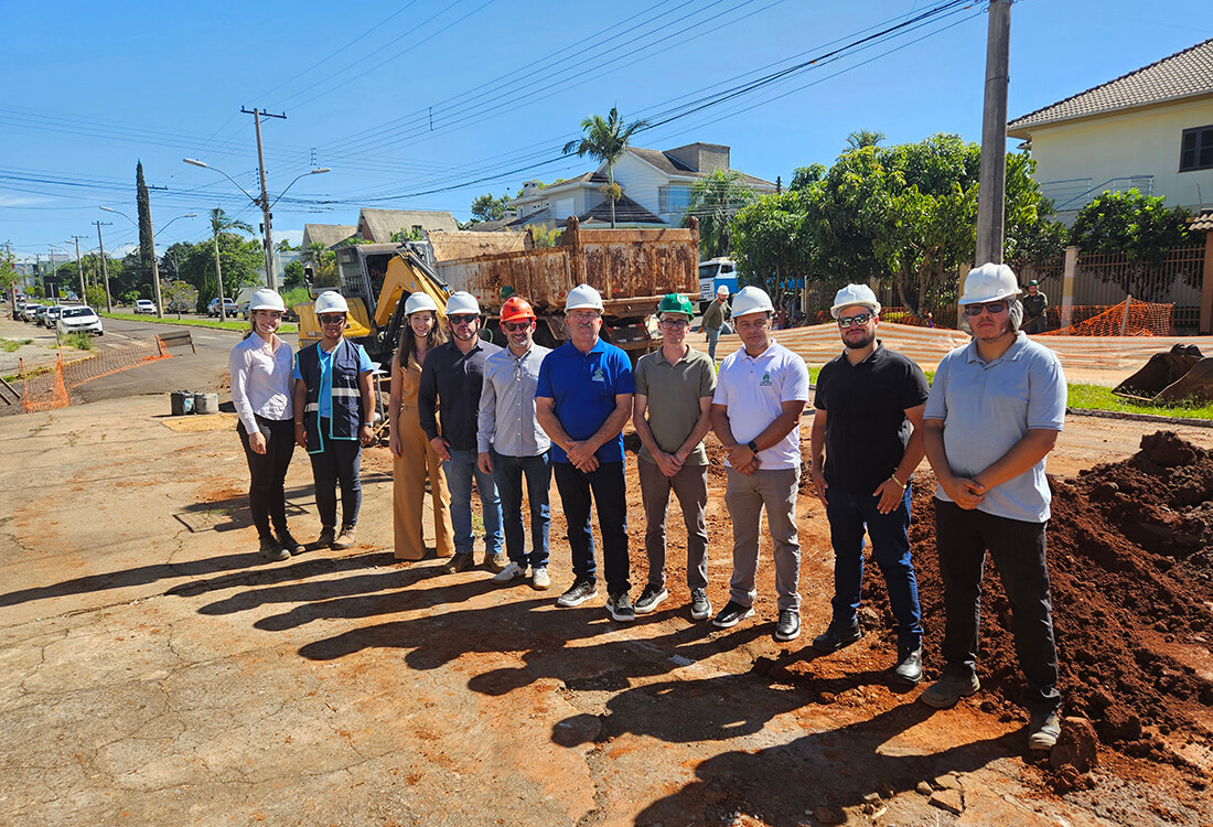 Capa Vereadores realizam visita técnica às obras de esgotamento sanitário na Avenida São Paulo