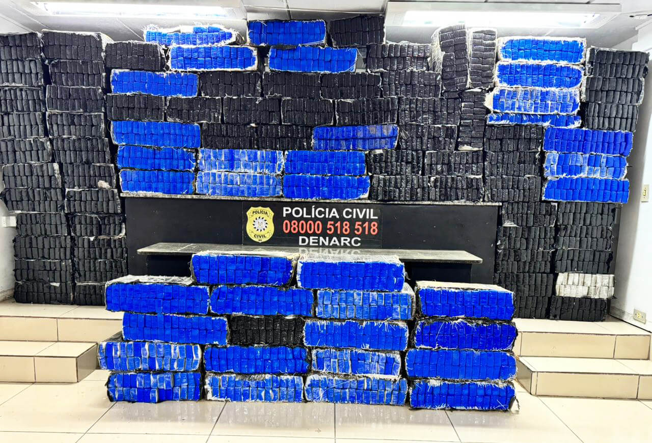 Capa PRF e Polícia Civil apreendem 1,5 tonelada de maconha e prendem dois homens em Erechim
